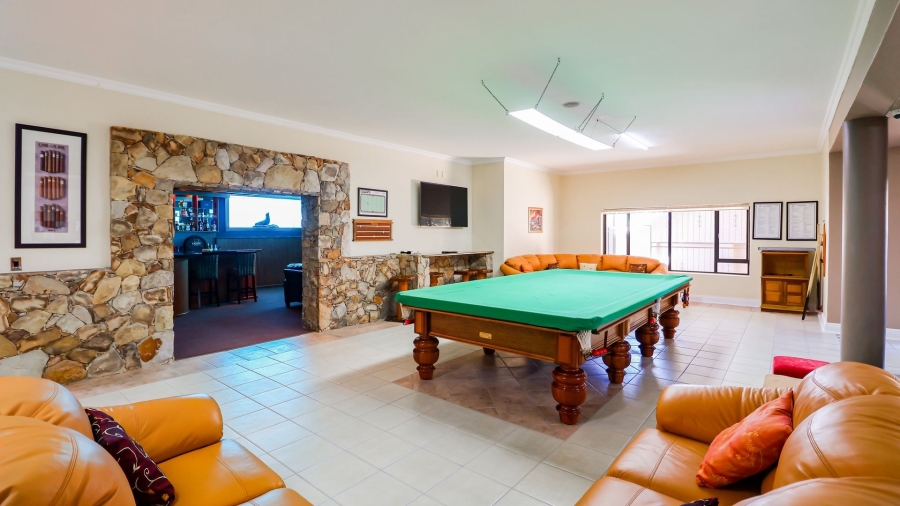 6 Bedroom Property for Sale in Myoli Beach Western Cape